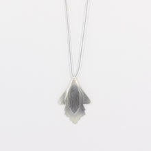 DA30: Rolled leaf pendant