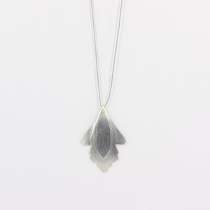 DA30: Rolled leaf pendant