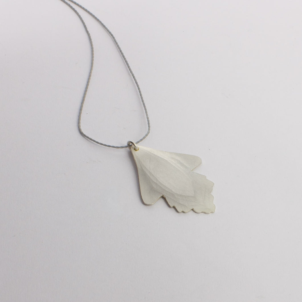 DA30: Rolled leaf pendant