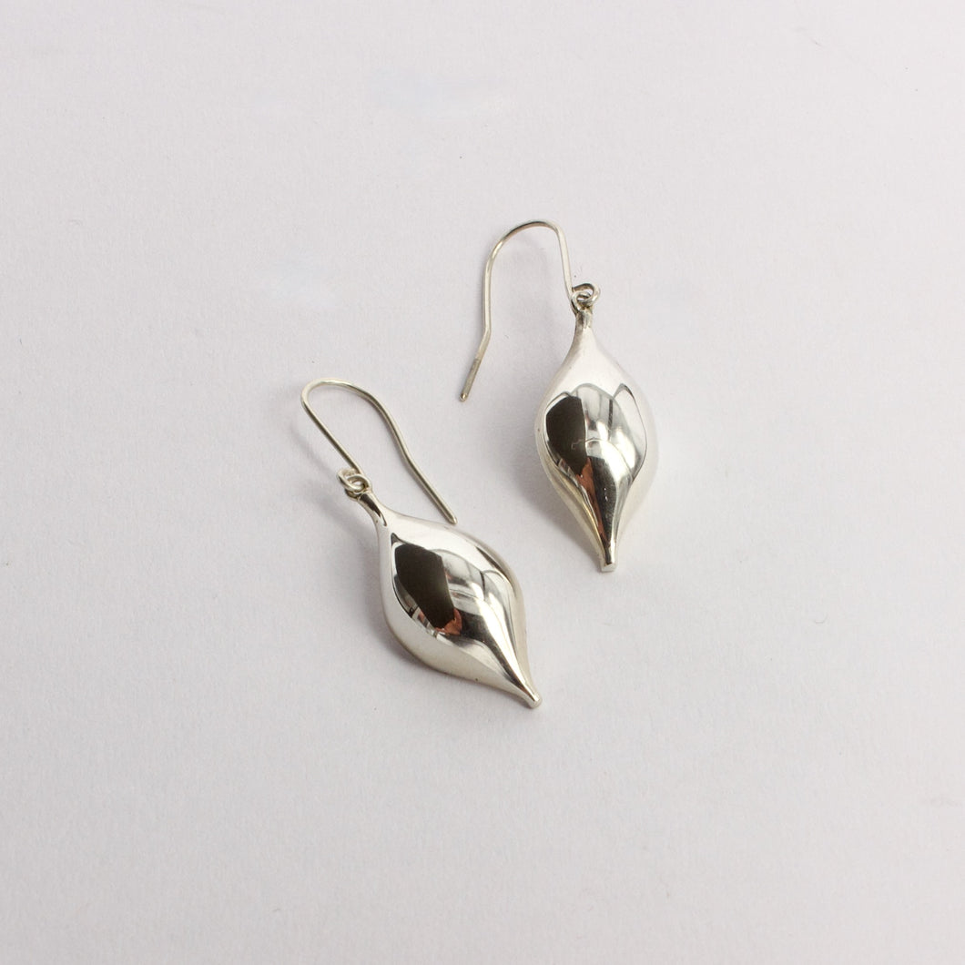 DH261: Amphoreal earrings