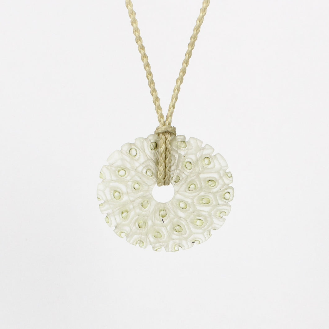 GSM17: Shell pendant, white and olive cane
