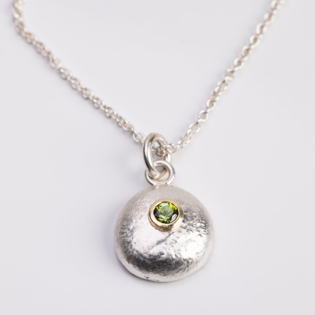 RMO22: Pebble pendant with tourmaline